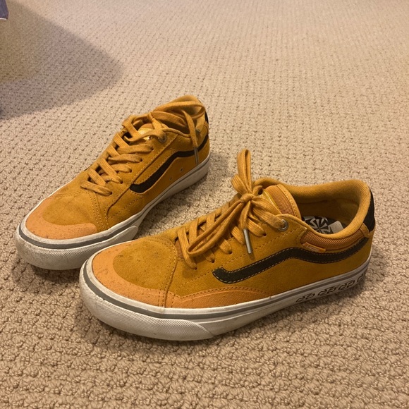 Vans (TNT) - Picture 2 of 2